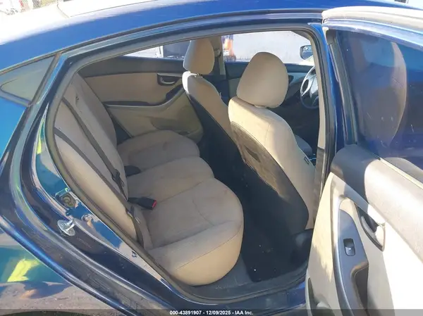5NPDH4AE2GH657701 2016 HYUNDAI ELANTRA - Image 8