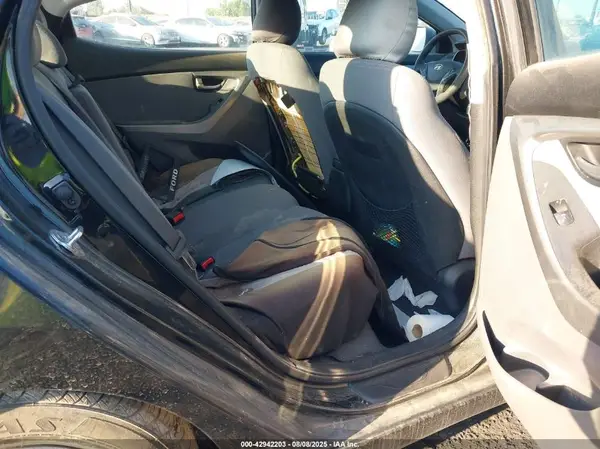 5NPDH4AE2GH658315 2016 HYUNDAI ELANTRA - Image 8