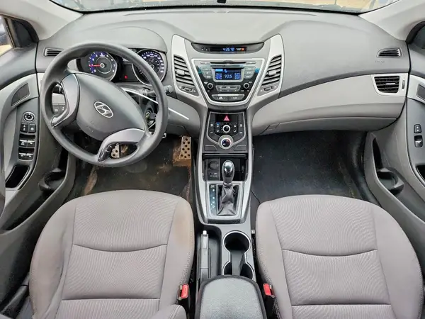 5NPDH4AE2GH661988 2016 HYUNDAI ELANTRA - Image 8
