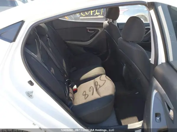 5NPDH4AE2GH663322 2016 HYUNDAI ELANTRA - Image 8