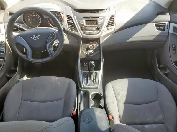 5NPDH4AE2GH663580 2016 HYUNDAI ELANTRA - Image 8