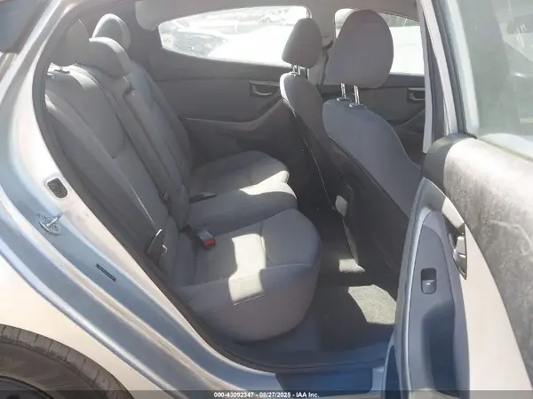 5NPDH4AE2GH664499 2016 HYUNDAI ELANTRA - Image 8