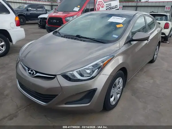 5NPDH4AE2GH665572 2016 HYUNDAI ELANTRA - Image 2
