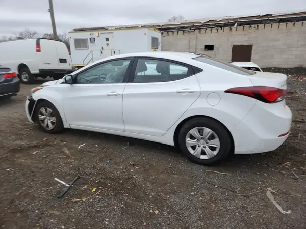 5NPDH4AE2GH668343 2016 HYUNDAI ELANTRA - Image 2