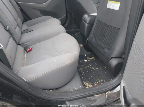 5NPDH4AE2GH668598 2016 HYUNDAI ELANTRA - Image 8