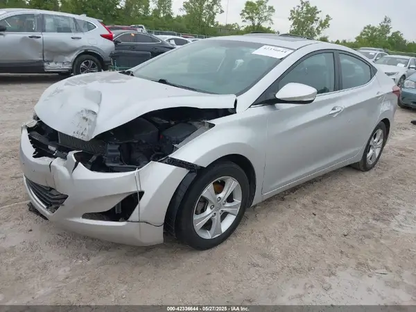 5NPDH4AE2GH670190 2016 HYUNDAI ELANTRA - Image 2