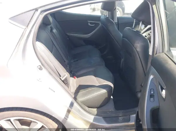 5NPDH4AE2GH673784 2016 HYUNDAI ELANTRA - Image 8