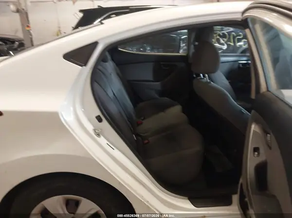 5NPDH4AE2GH674935 2016 HYUNDAI ELANTRA - Image 8