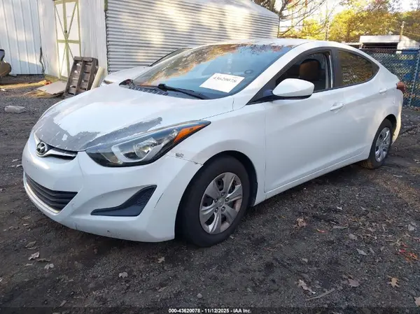 5NPDH4AE2GH676264 2016 HYUNDAI ELANTRA - Image 2