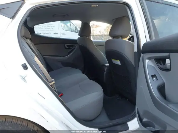 5NPDH4AE2GH676264 2016 HYUNDAI ELANTRA - Image 8