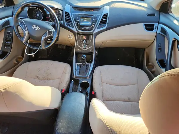 5NPDH4AE2GH676636 2016 HYUNDAI ELANTRA - Image 8