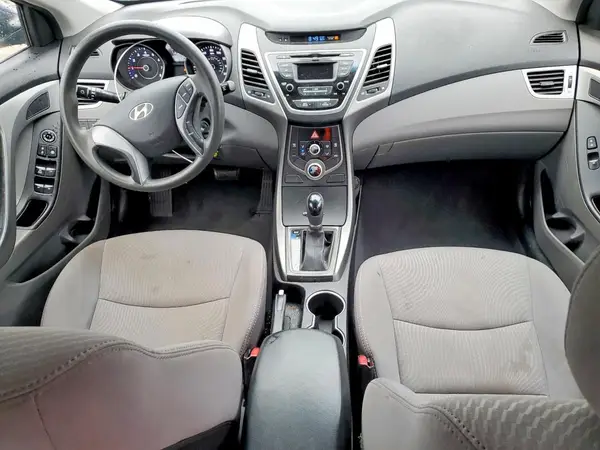 5NPDH4AE2GH677527 2016 HYUNDAI ELANTRA - Image 8