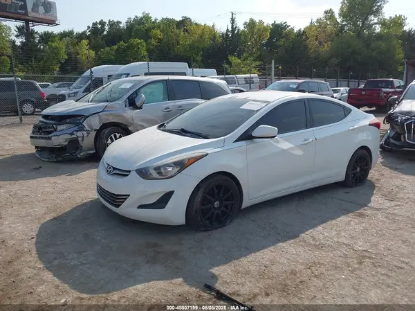 5NPDH4AE2GH678175 2016 HYUNDAI ELANTRA - Image 2