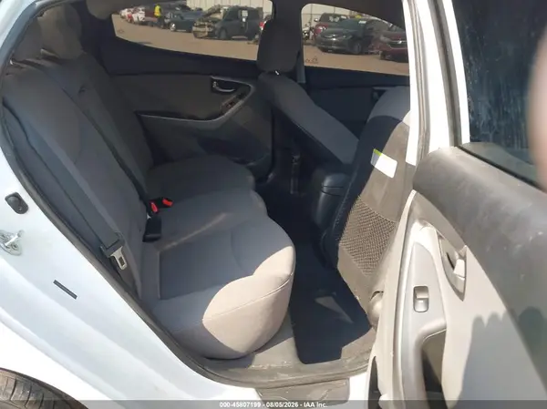 5NPDH4AE2GH678175 2016 HYUNDAI ELANTRA - Image 8