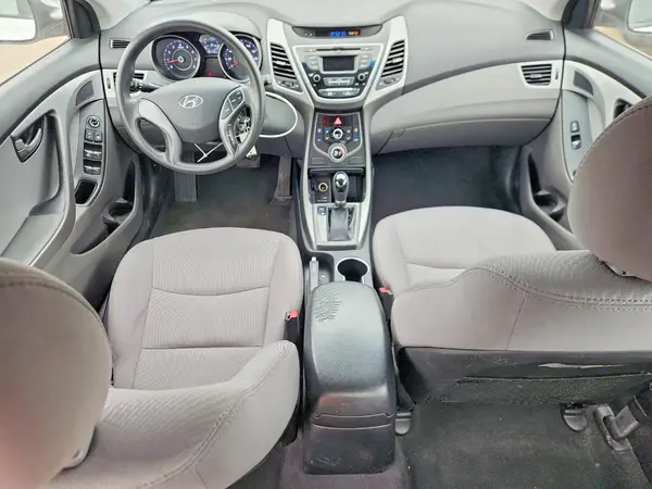 5NPDH4AE2GH678581 2016 HYUNDAI ELANTRA - Image 8