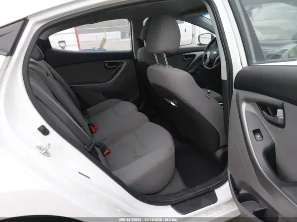 5NPDH4AE2GH680749 2016 HYUNDAI ELANTRA - Image 8