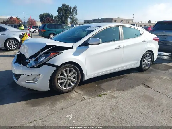 5NPDH4AE2GH681481 2016 HYUNDAI ELANTRA - Image 2