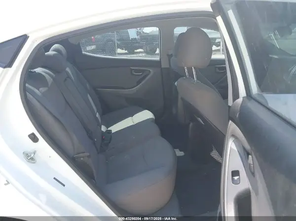 5NPDH4AE2GH681514 2016 HYUNDAI ELANTRA - Image 8