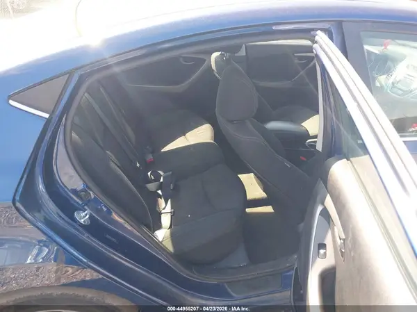 5NPDH4AE2GH681576 2016 HYUNDAI ELANTRA - Image 8