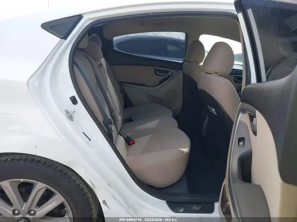 5NPDH4AE2GH681738 2016 HYUNDAI ELANTRA - Image 8