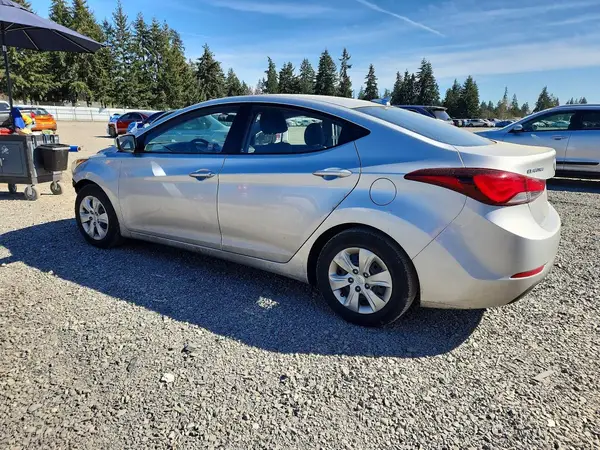 5NPDH4AE2GH681898 2016 HYUNDAI ELANTRA - Image 2
