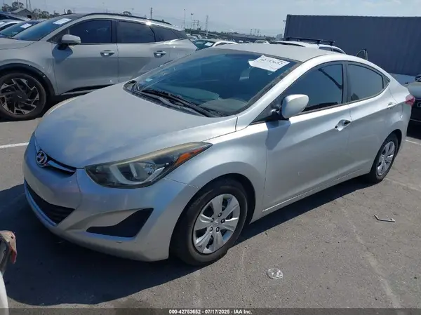 5NPDH4AE2GH682209 2016 HYUNDAI ELANTRA - Image 2