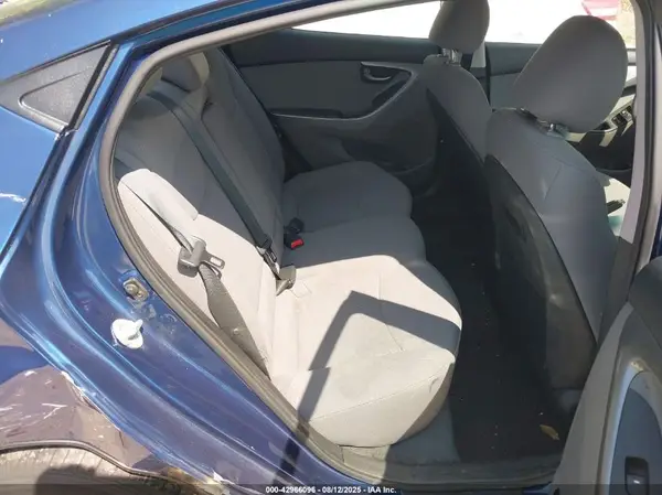 5NPDH4AE2GH682940 2016 HYUNDAI ELANTRA - Image 8