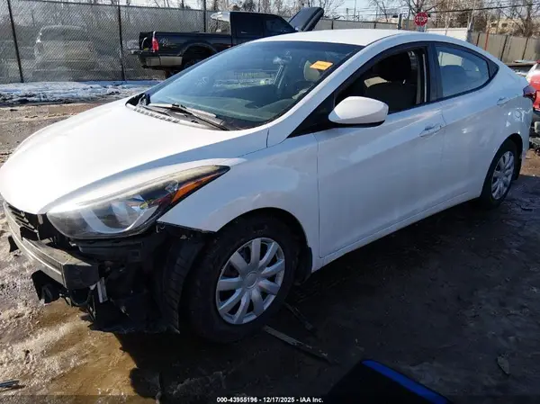 5NPDH4AE2GH684591 2016 HYUNDAI ELANTRA - Image 2