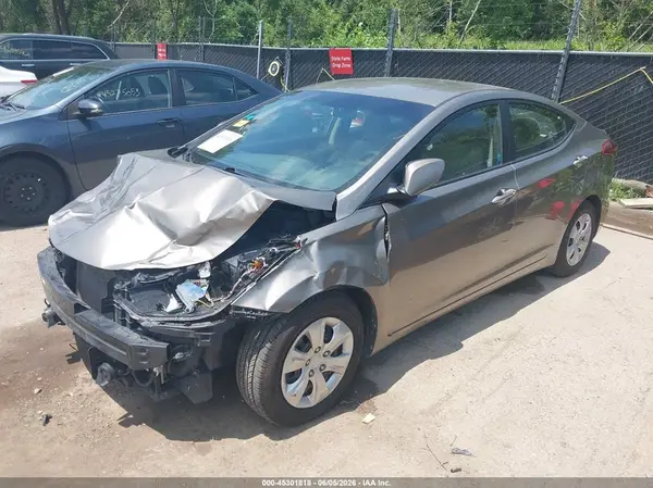 5NPDH4AE2GH685367 2016 HYUNDAI ELANTRA - Image 2