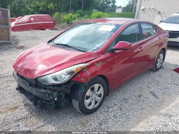 5NPDH4AE2GH685529 2016 HYUNDAI ELANTRA - Image 2