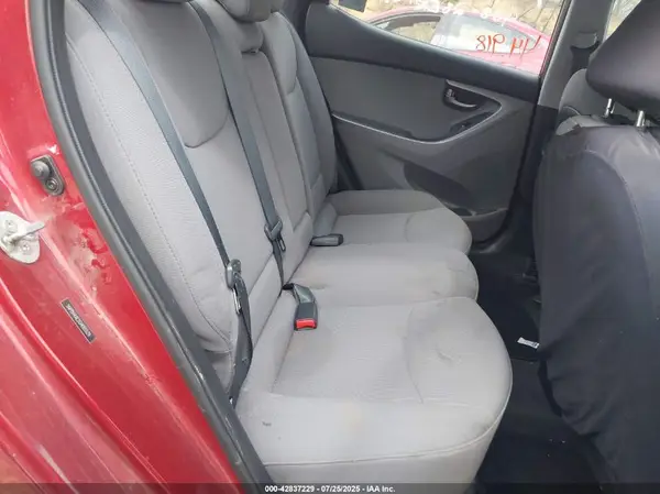 5NPDH4AE2GH685529 2016 HYUNDAI ELANTRA - Image 8