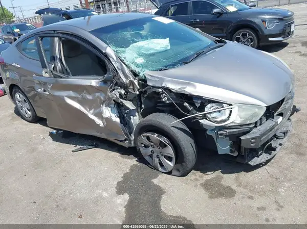 5NPDH4AE2GH686292 2016 HYUNDAI ELANTRA - Image 1