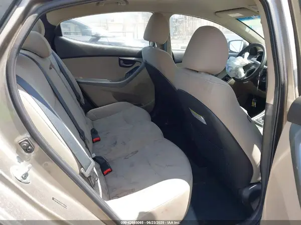 5NPDH4AE2GH686292 2016 HYUNDAI ELANTRA - Image 8