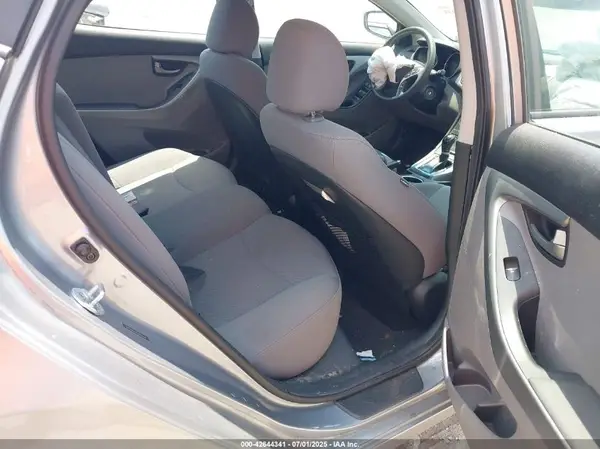 5NPDH4AE2GH686356 2016 HYUNDAI ELANTRA - Image 8