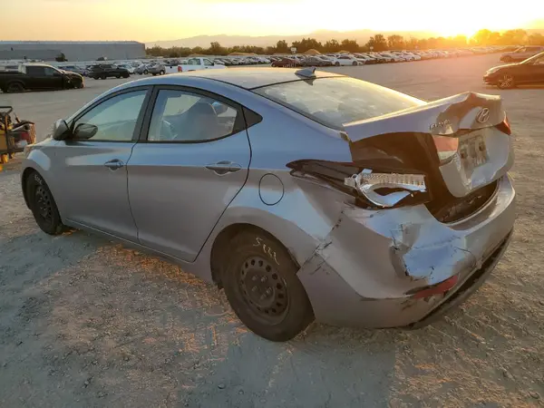 5NPDH4AE2GH686647 2016 HYUNDAI ELANTRA - Image 2