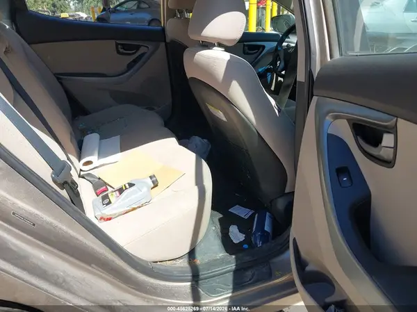 5NPDH4AE2GH686938 2016 HYUNDAI ELANTRA - Image 8