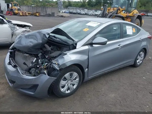 5NPDH4AE2GH688351 2016 HYUNDAI ELANTRA - Image 2