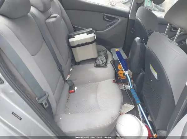 5NPDH4AE2GH688351 2016 HYUNDAI ELANTRA - Image 8