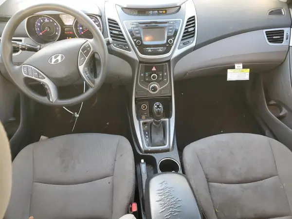 5NPDH4AE2GH693386 2016 HYUNDAI ELANTRA - Image 8