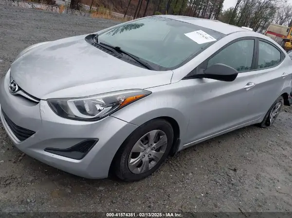 5NPDH4AE2GH694702 2016 HYUNDAI ELANTRA - Image 2