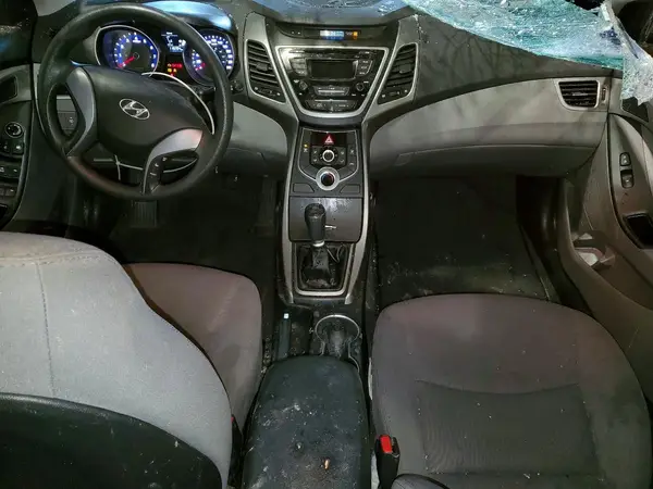 5NPDH4AE2GH695638 2016 HYUNDAI ELANTRA - Image 8