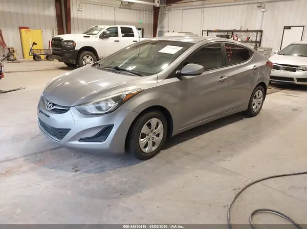 5NPDH4AE2GH696644 2016 HYUNDAI ELANTRA - Image 2