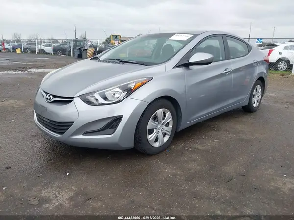 5NPDH4AE2GH698460 2016 HYUNDAI ELANTRA - Image 2
