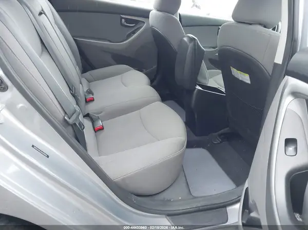 5NPDH4AE2GH698460 2016 HYUNDAI ELANTRA - Image 8