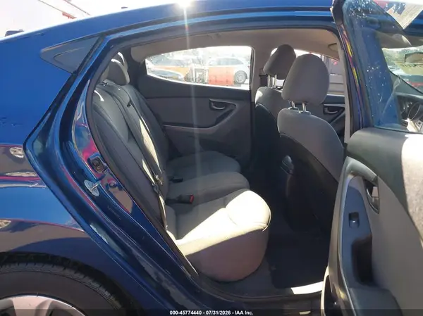 5NPDH4AE2GH700417 2016 HYUNDAI ELANTRA - Image 8