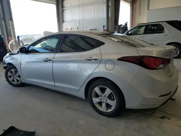 5NPDH4AE2GH703382 2016 HYUNDAI ELANTRA - Image 2