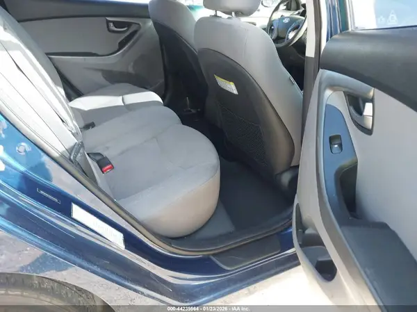 5NPDH4AE2GH703835 2016 HYUNDAI ELANTRA - Image 8