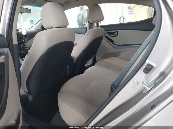 5NPDH4AE2GH703902 2016 HYUNDAI ELANTRA - Image 8