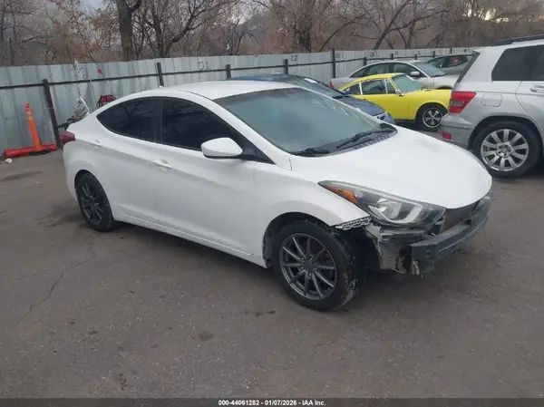 5NPDH4AE2GH704578 2016 HYUNDAI ELANTRA - Image 1