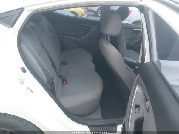 5NPDH4AE2GH704578 2016 HYUNDAI ELANTRA - Image 8